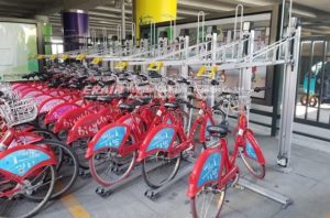 Two-tiered bike parking system